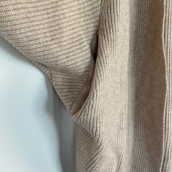 Cardigan - Picture 4 of 4